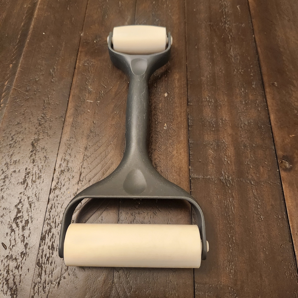 Pampered Chef Gray Baker's Roller